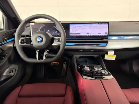 Used 2026 BMW 530i w/ M Sport Package RWD image 4