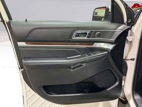 Used 2017 Ford Explorer Limited w/ Equipment Group 301A image 29