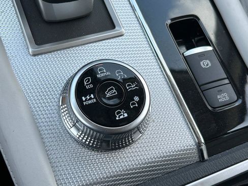 Used 2023 Mitsubishi Outlander SEL image 14