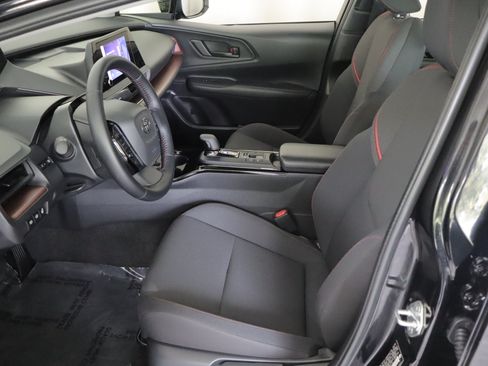Used 2026 Toyota Prius Plug-In Hybrid FWD image 7