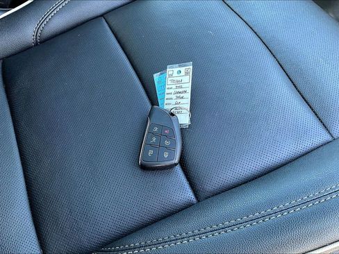 Used 2022 Chevrolet Tahoe Premier AWD/4WD image 39
