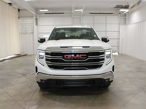 Used 2025 GMC Sierra 1500 SLT AWD/4WD image 3