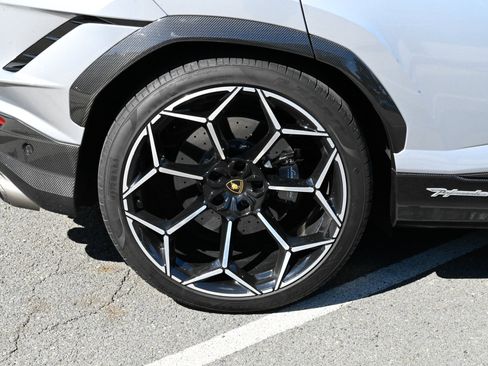 Used 2024 Lamborghini Urus Performante AWD/4WD image 11