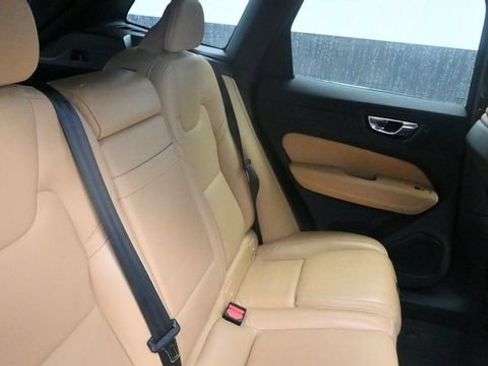 Used 2021 Volvo XC60 T5 Inscription AWD/4WD image 17
