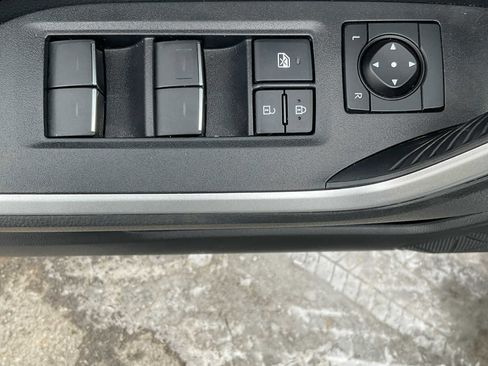 Used 2024 Toyota RAV4 SE w/ Weather & Moonroof Package image 22