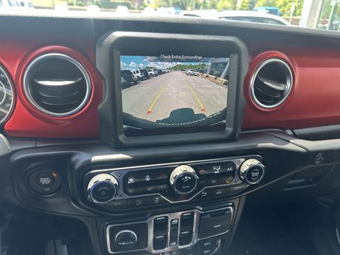 Used 2022 Jeep Wrangler Unlimited Rubicon w/ LED Lighting Group image 40