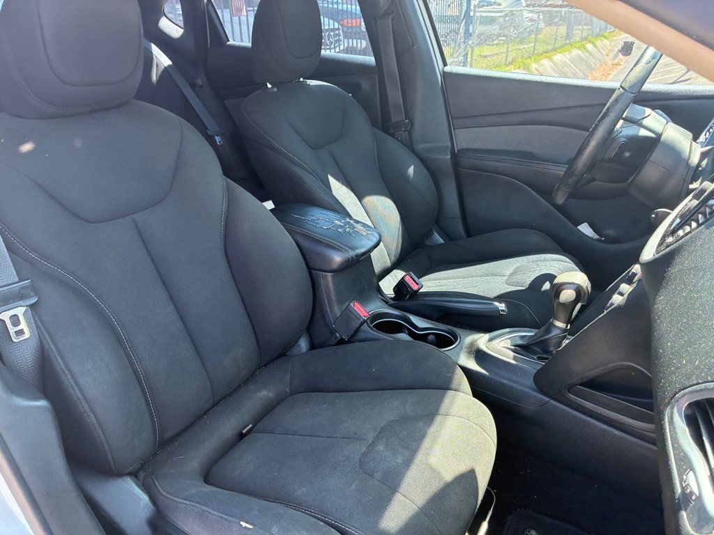 Used 2013 Dodge Dart SXT w/ Popular Equipment Group FWD image 33