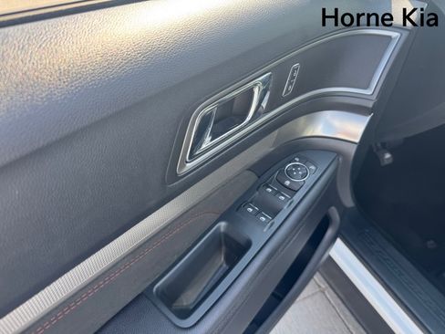Used 2019 Ford Explorer XLT w/ Equipment Group 202A FWD image 11