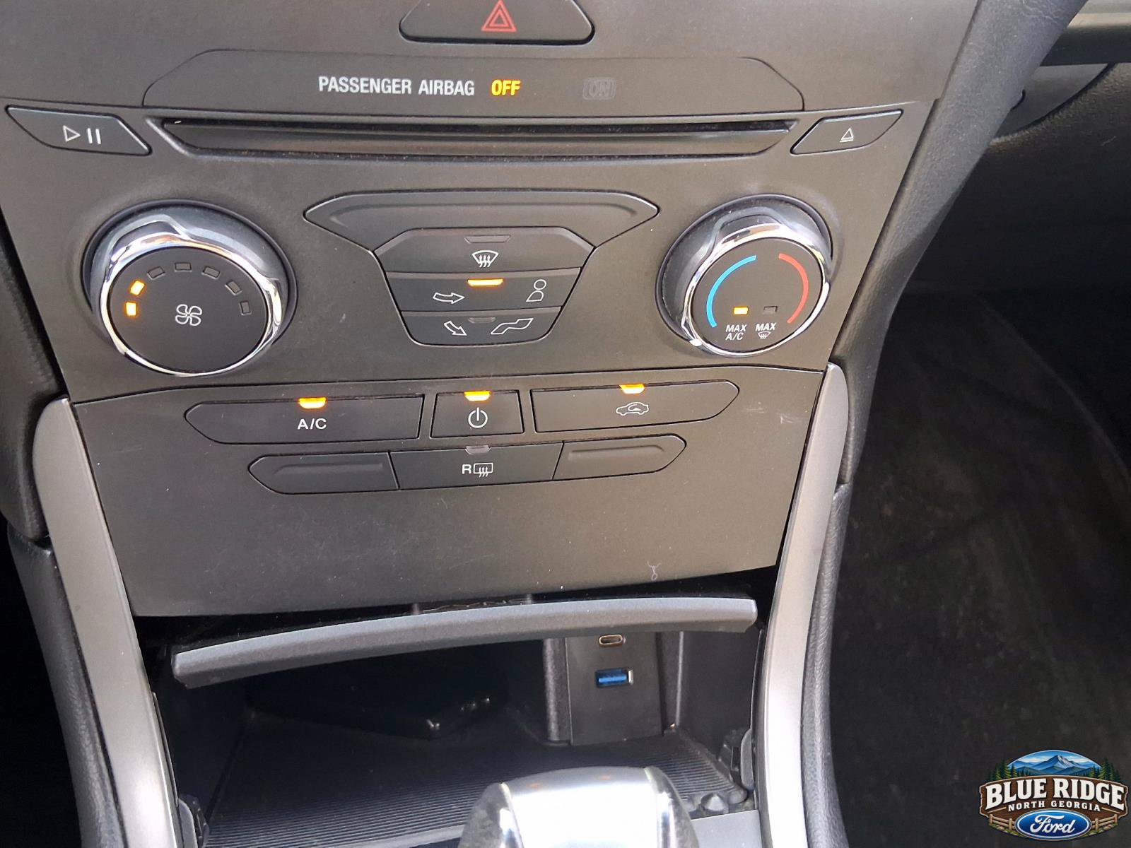 Used 2016 Ford Edge SE FWD image 22