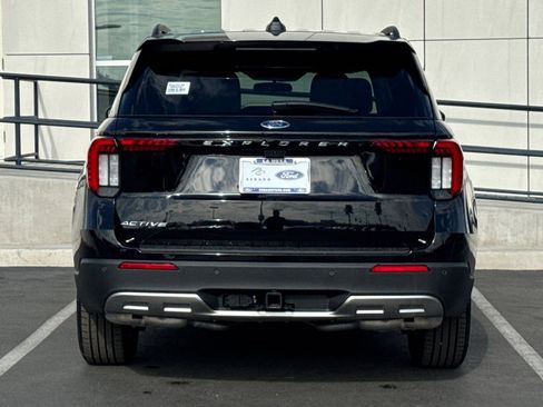 New 2026 Ford Explorer Active w/ Active Comfort Package image 4