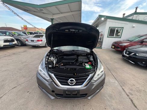 Used 2017 Nissan Altima 2.5 SL w/ Moonroof Package FWD image 17