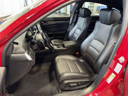 Used 2020 Honda Accord Sport image 14