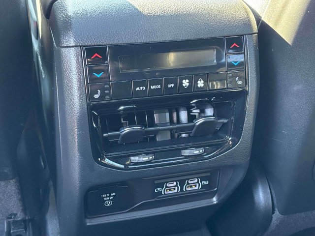 Used 2024 Jeep Grand Cherokee Overland w/ Advanced Protech Group III AWD/4WD image 27