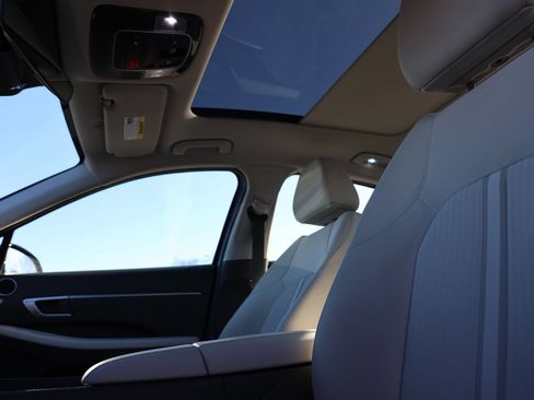 Used 2024 Hyundai Sonata SEL w/ Convenience Package image 17