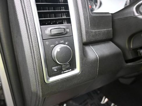 Used 2024 RAM 1500 Warlock AWD/4WD image 17