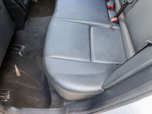 Used 2010 Mercedes-Benz GLK 350 4MATIC image 18