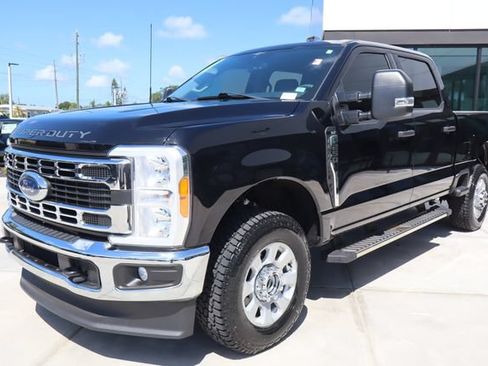 Used 2023 Ford F250 XLT w/ FX4 Off-Road Package AWD/4WD image 8