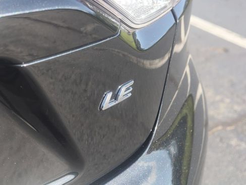 Used 2020 Toyota Corolla LE FWD image 25