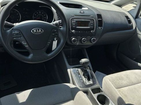 Used 2018 Kia Forte LX FWD image 2