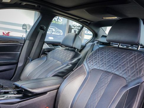 Used 2018 BMW M550i xDrive w/ Dynamic Handling Package image 15