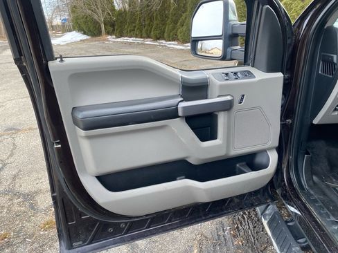 Used 2019 Ford F150 XLT w/ Equipment Group 302A Luxury image 10