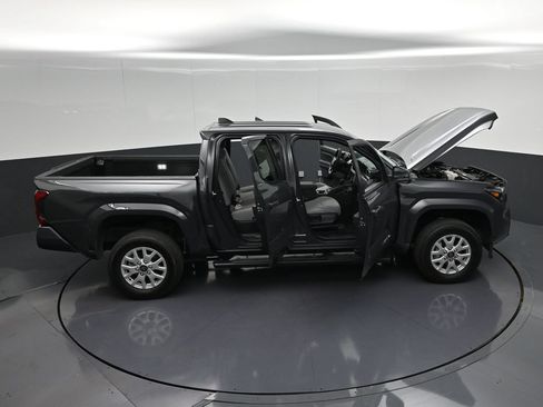 Used 2025 Toyota Tacoma SR5 RWD image 41