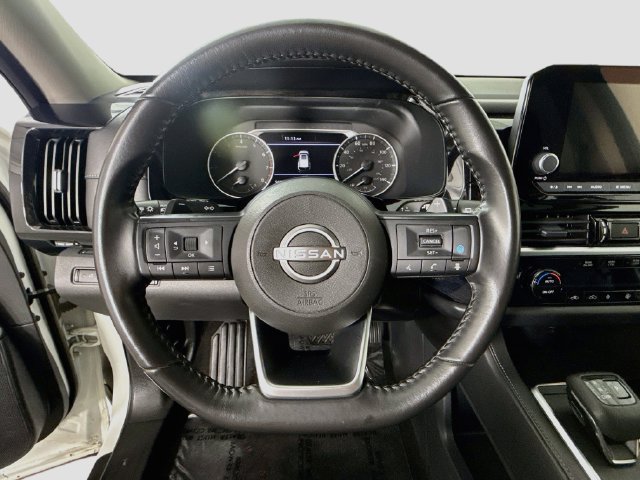 Used 2024 Nissan Pathfinder SV FWD image 11