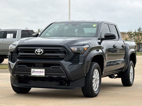 Used 2025 Toyota Tacoma SR RWD image 3