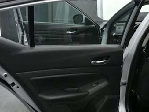 Used 2021 Nissan Altima 2.5 S FWD image 12