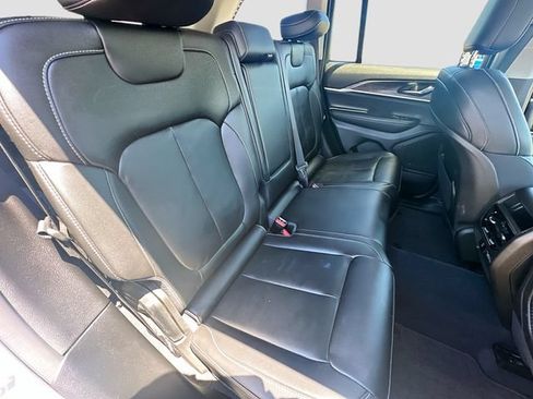 Used 2023 Jeep Grand Cherokee Limited AWD/4WD image 29