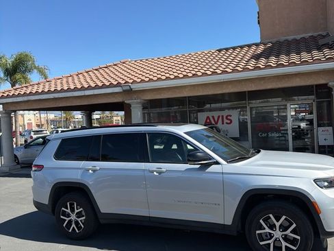 Used 2024 Jeep Grand Cherokee L Limited w/ Luxury Tech Group II image 5