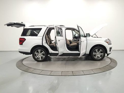 Used 2024 Ford Expedition Limited RWD image 16