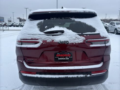 Used 2024 Jeep Grand Cherokee L Altitude image 7