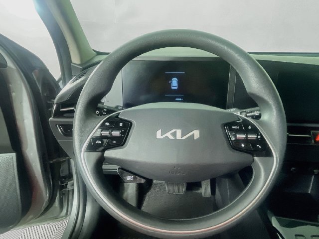 Used 2025 Kia Niro LX FWD image 12