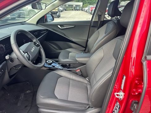 Used 2025 Kia Niro Wind w/ Wind Preserve Package FWD image 9