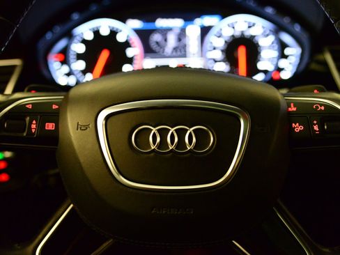 Used 2016 Audi A8 L 3.0T w/ Executive Package image 32