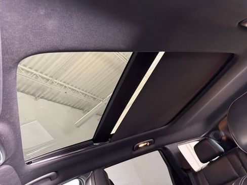 Used 2015 Jeep Grand Cherokee Overland image 10