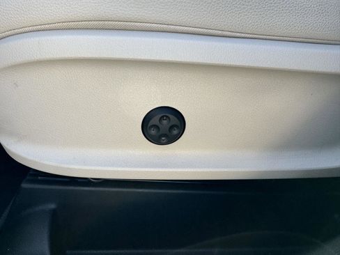 Certified 2025 Mercedes-Benz GLB 250 image 8