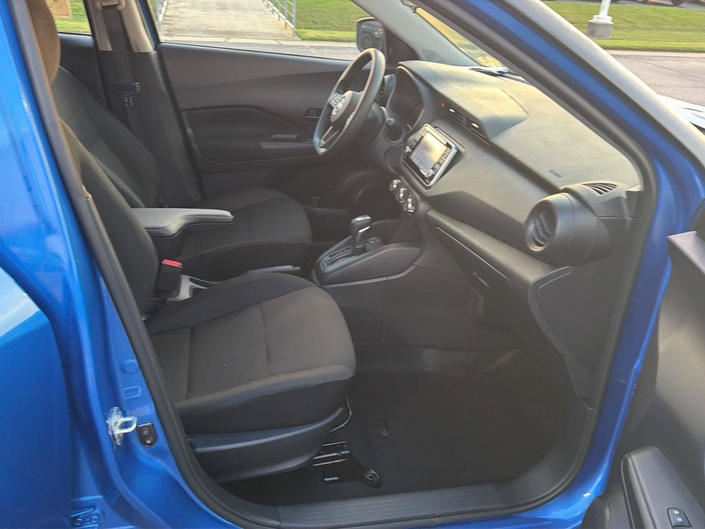 Used 2024 Nissan Kicks S FWD image 13