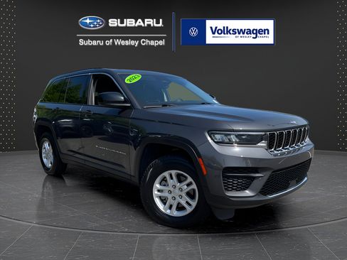 Used 2023 Jeep Grand Cherokee Laredo AWD/4WD image 1