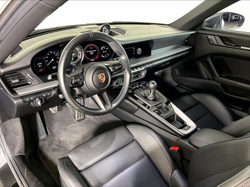 Certified 2024 Porsche 911 Carrera T RWD image 4