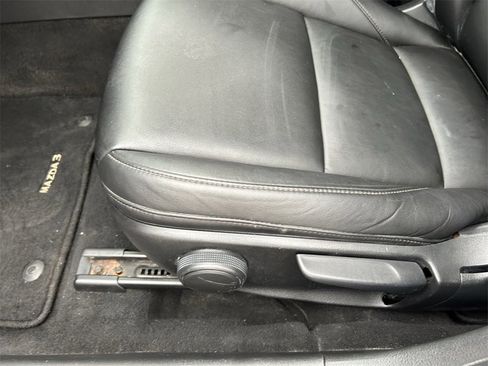 Used 2020 MAZDA MAZDA3 Sedan w/ Select Package image 18