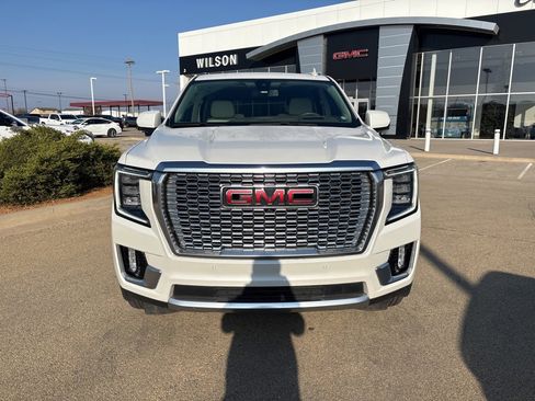 Used 2021 GMC Yukon Denali image 2