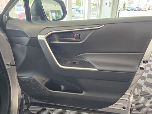 Used 2025 Toyota RAV4 LE image 84