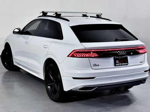 Used 2019 Audi Q8 Premium image 12