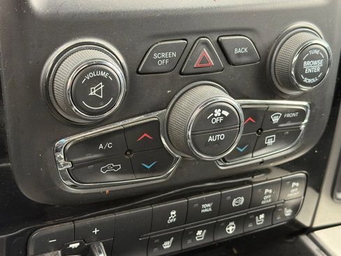 Used 2018 RAM 2500 Laramie w/ Sport Appearance Group AWD/4WD image 20
