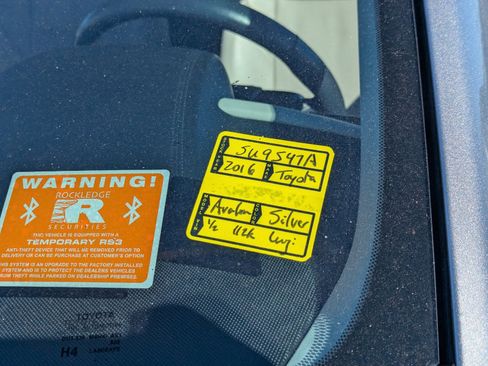 Used 2016 Toyota Avalon Limited image 32