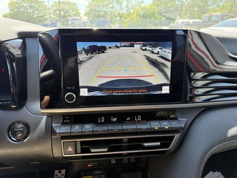 Used 2025 Toyota Camry SE w/ Convenience Package FWD image 17