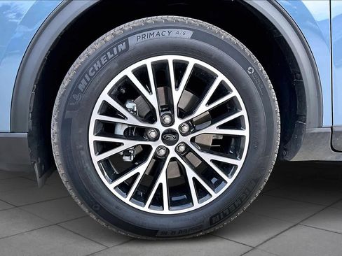 Certified 2023 Ford Escape SE image 11