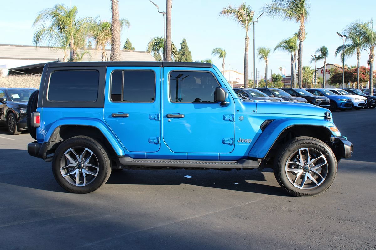 Used 2024 Jeep Wrangler Unlimited AWD/4WD image 33